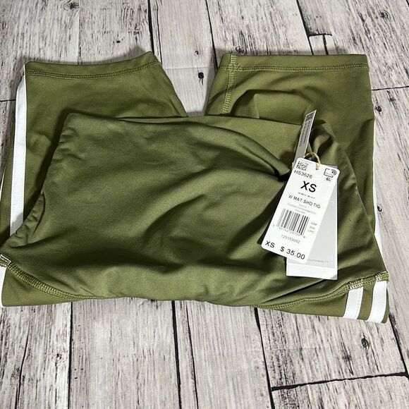 Adidas Aeroready Women's Athletic High Waist Green Yoga Shorts Size XS NWT - Picture 1 of 6
